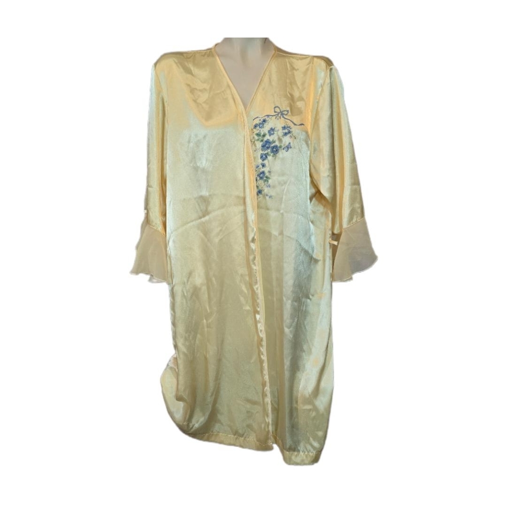 Silky Cream Floral-Embroidered Robe